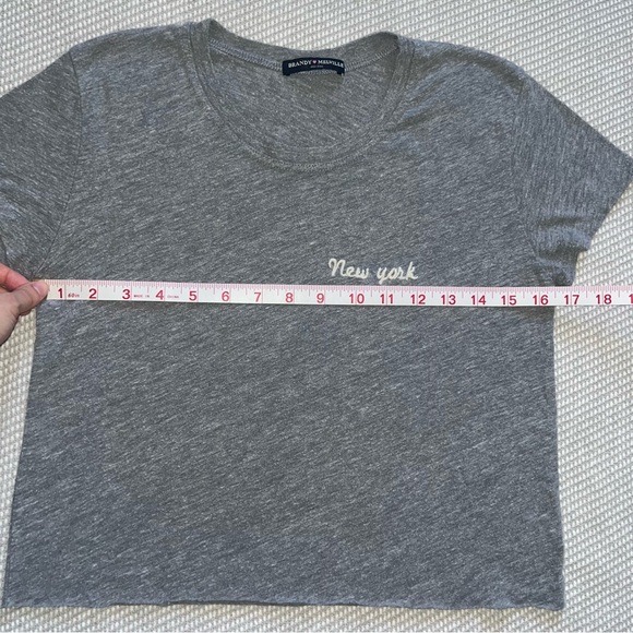 Brandy Melville Grey New York Embroidered Crop Top Tee Shirt Raw Hem OS - Picture 3 of 5